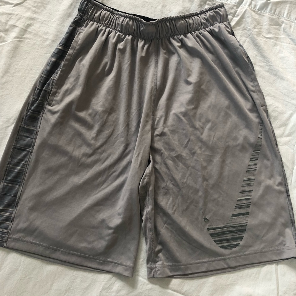 Men’s Nike grey shorts with logo